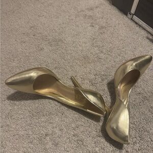 gold bcbg heels